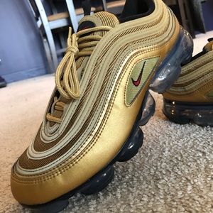 Nike Air Vapormax 97’ metallic gold MEN sz. 10.5